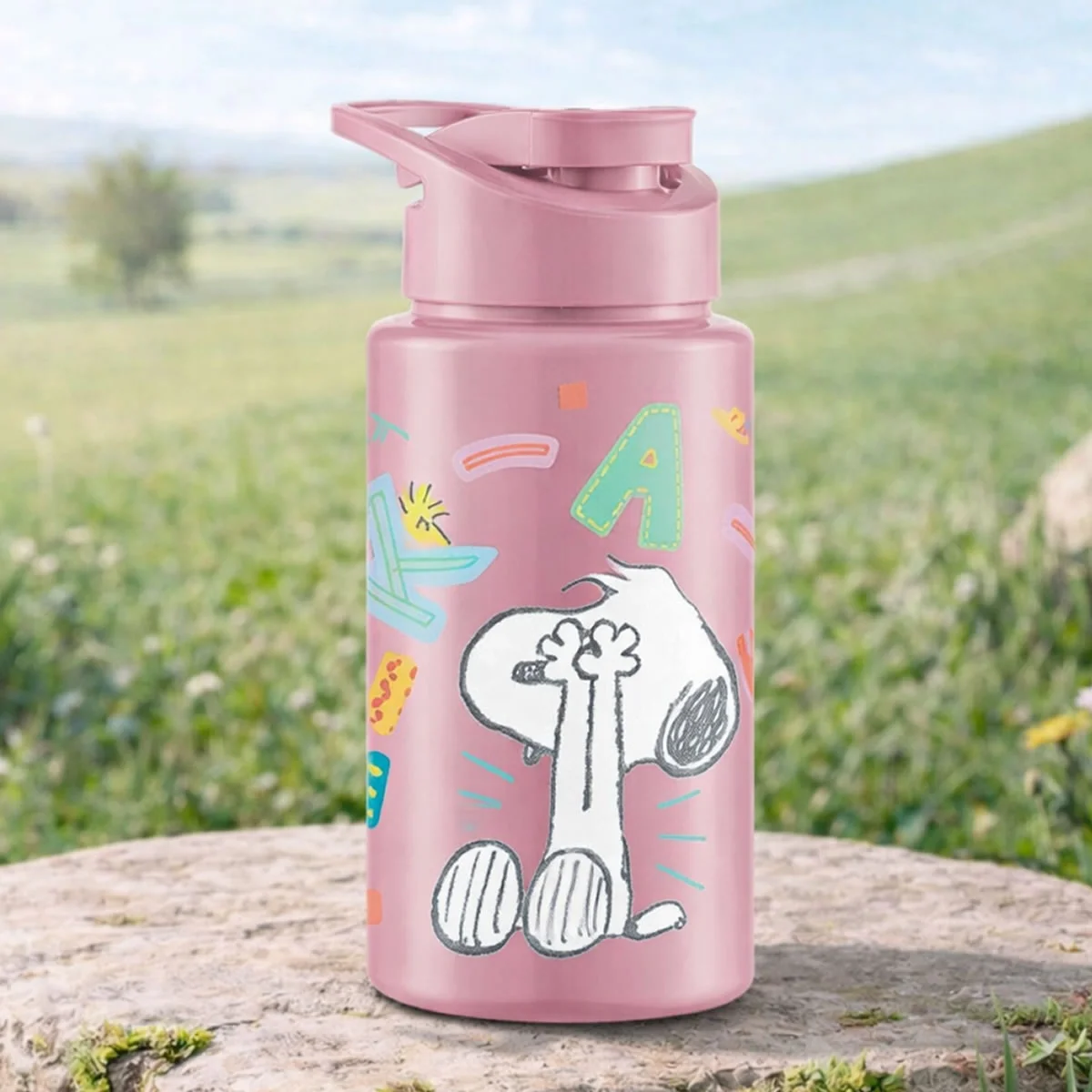 Garrafa Squeeze Snoopy Peek-A-Boo 500ml Rosa com Tampa Articulável e Alça